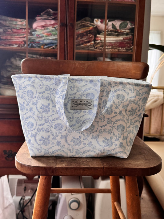 Dainty Blue Market Tote